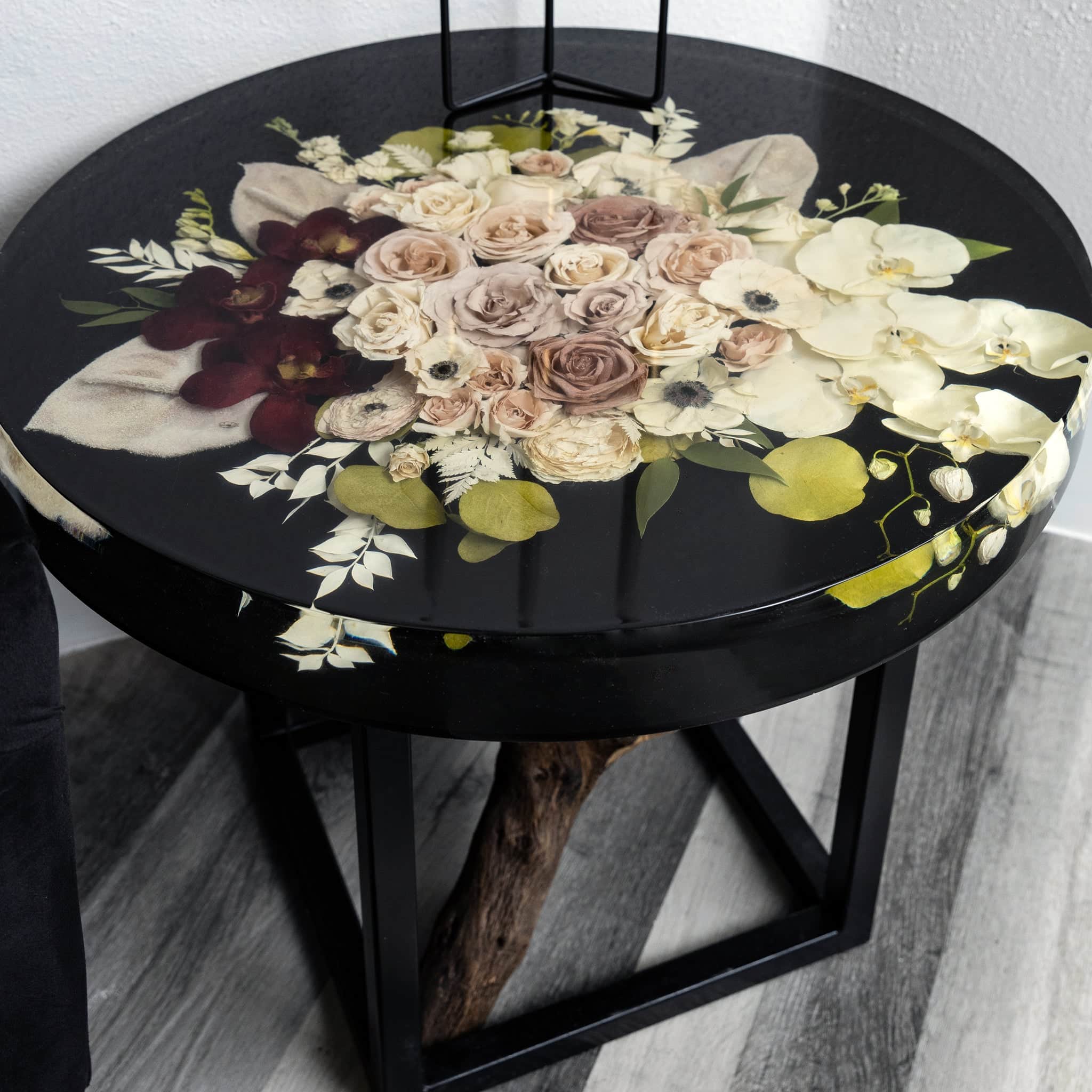 dbandrea Floral Block 24" Round Coffee Table